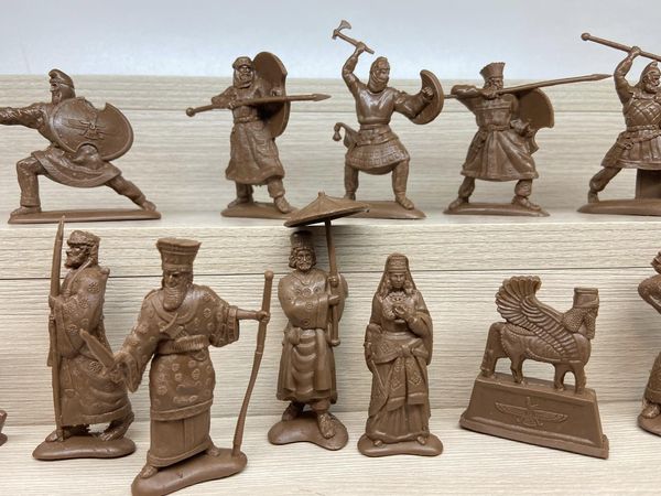 ENGINEER BASEVICH 1:32 SET 43 ANCIENT PERSIANS 60 MM-** NEW RELEASE (BROWN)
