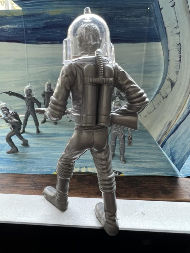 MARX TOYS RECAST 4 INCH SPACE MAN PLAYSET 12 FIGURES WITH HELMETS