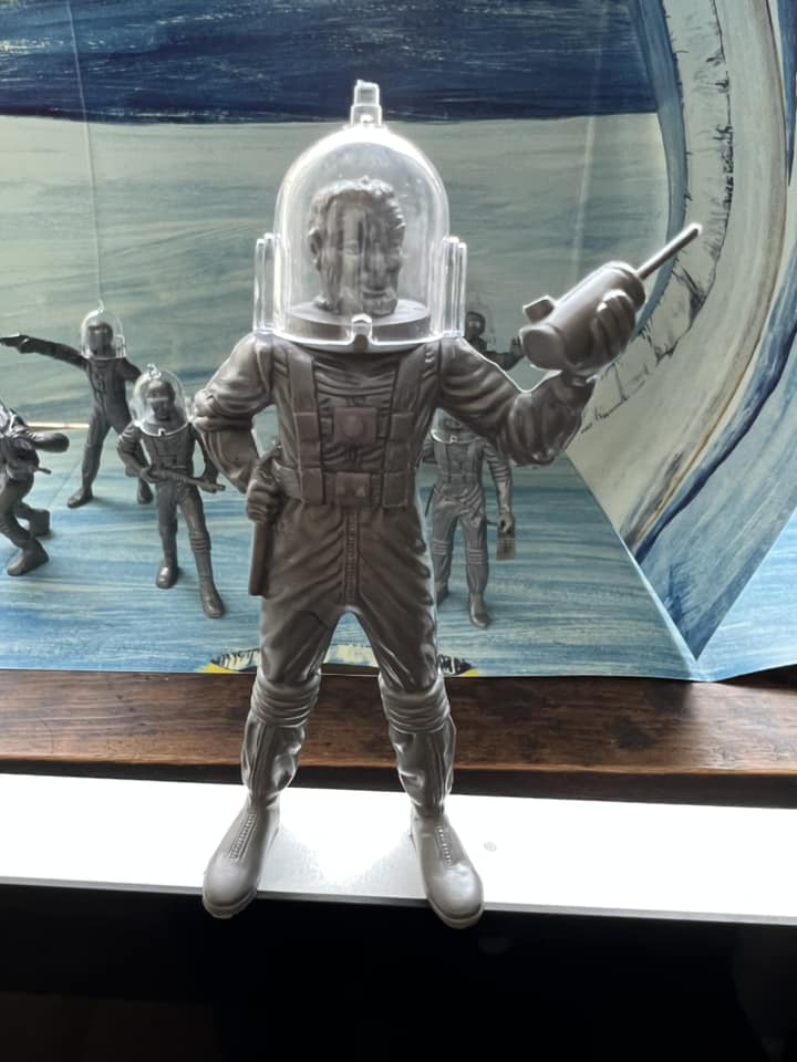 MARX TOYS RECAST 4 INCH SPACE MAN PLAYSET 12 FIGURES WITH HELMETS