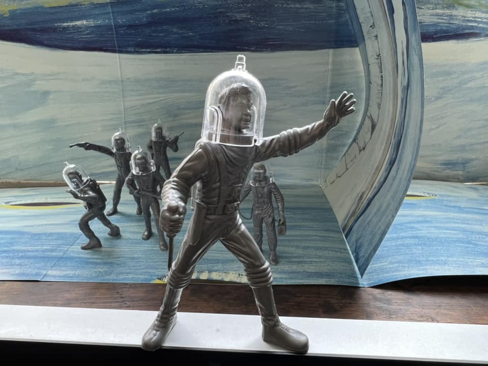 MARX TOYS RECAST 4 INCH SPACE MAN PLAYSET 12 FIGURES WITH HELMETS