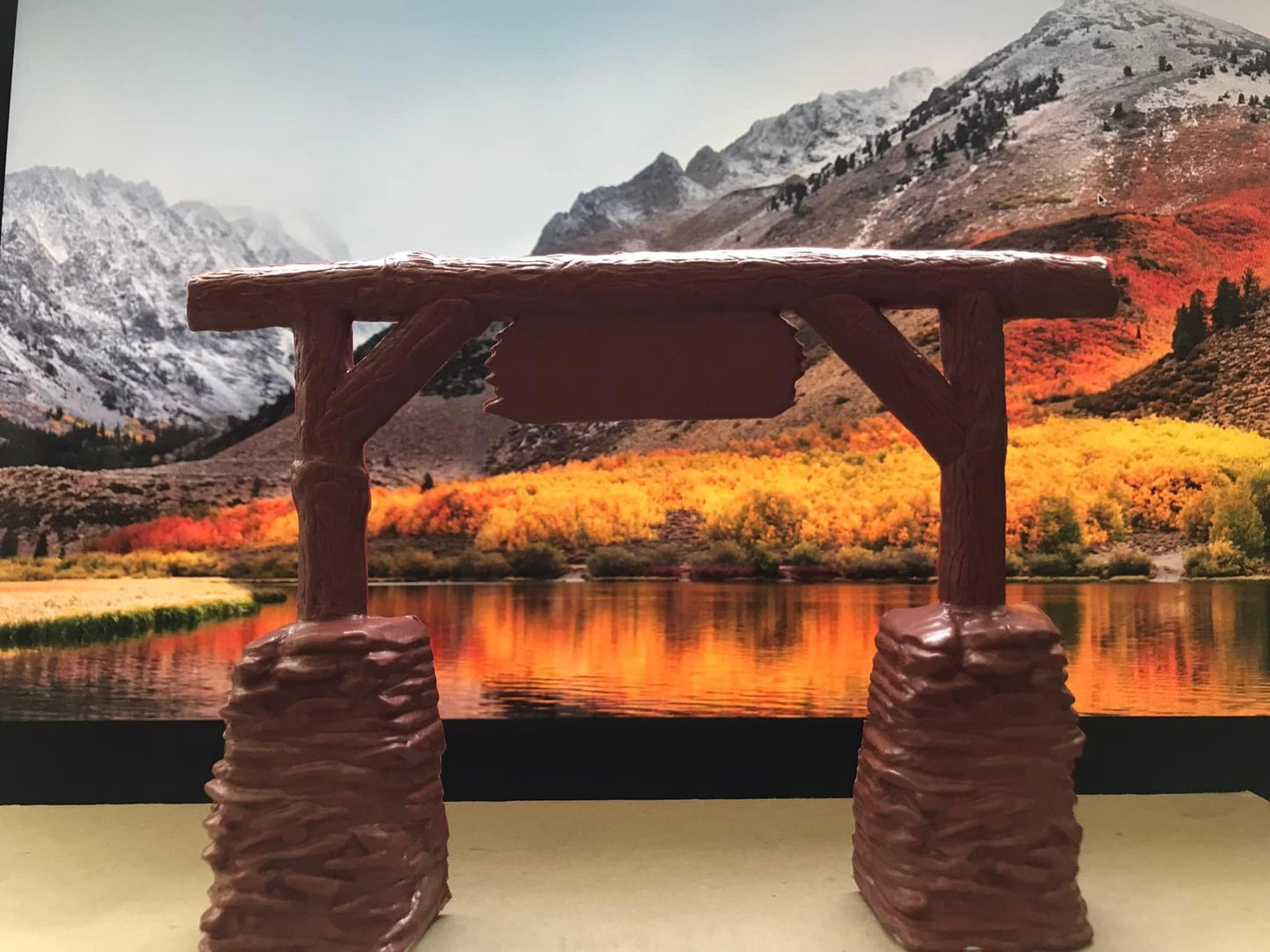 MARX TOYS RECAST 54 MM CABIN & ACCESSORIES FROM JELLYSTONE PLAYSET