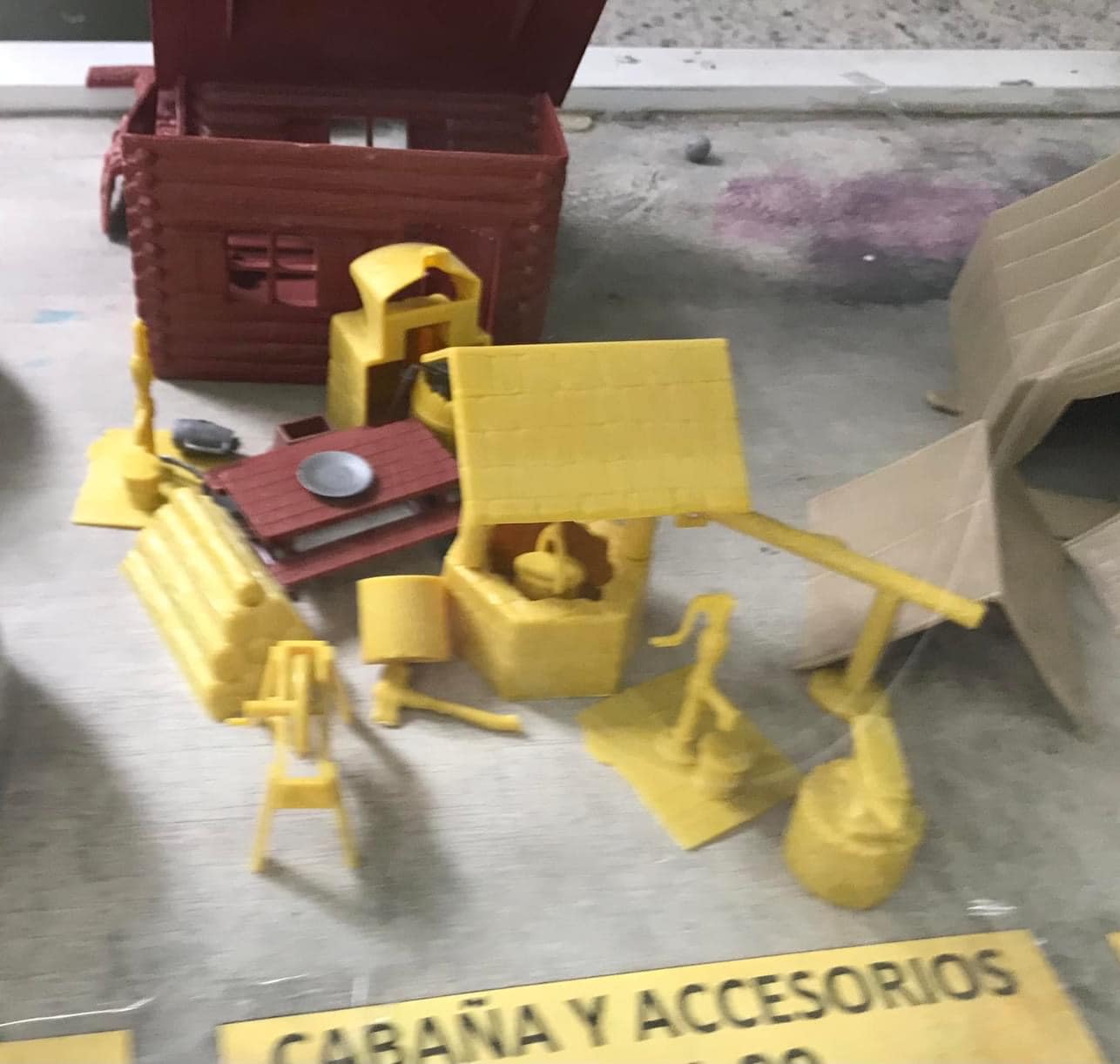 MARX TOYS RECAST 54 MM CABIN & ACCESSORIES FROM JELLYSTONE PLAYSET