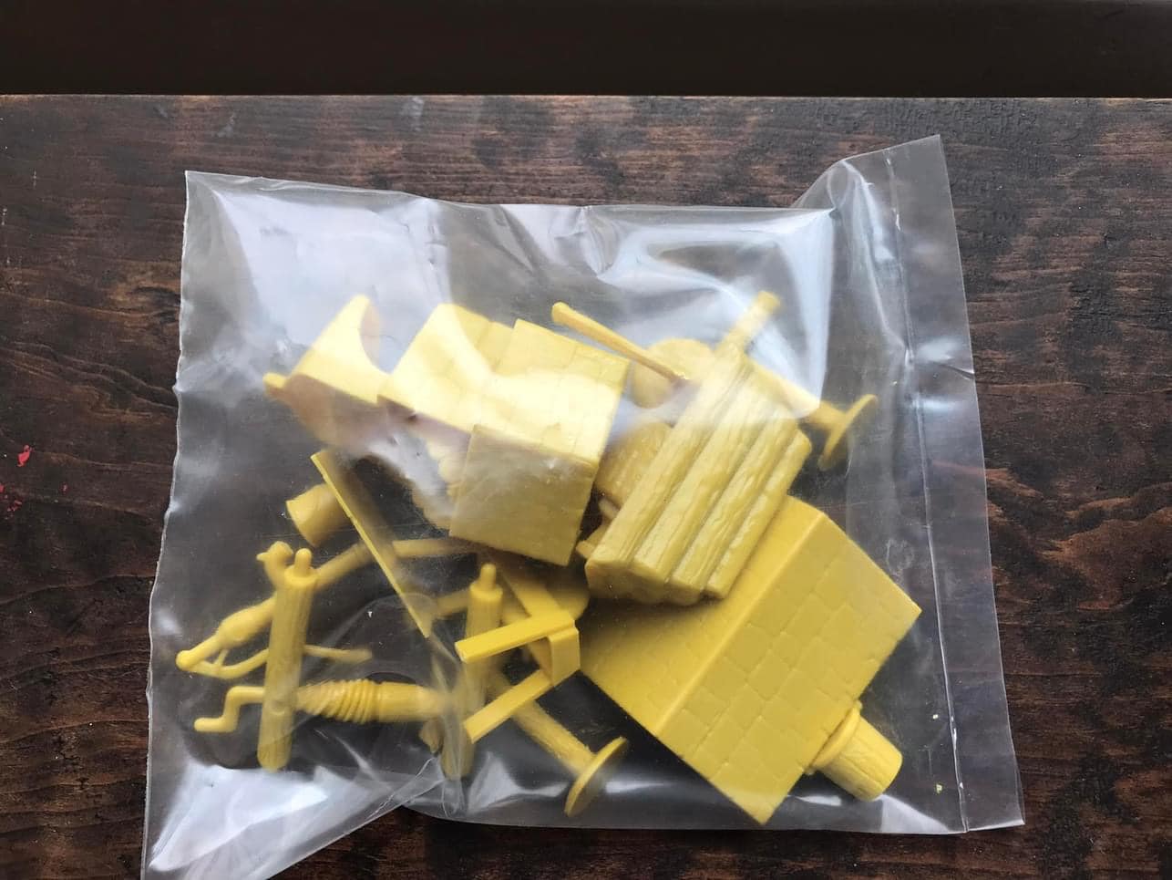 MARX TOYS RECAST 54 MM CABIN & ACCESSORIES FROM JELLYSTONE PLAYSET