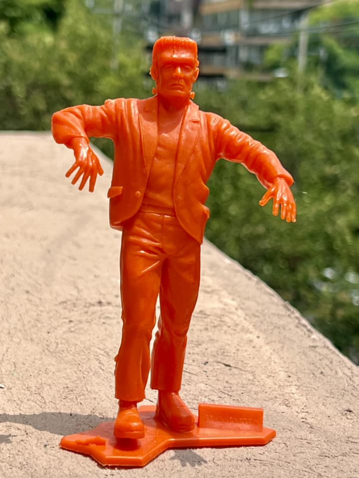 MARX TOYS RECAST 6" CLASSIC HOLLYWOOD MONSTERS- 6 FIGURE SET (ORANGE)