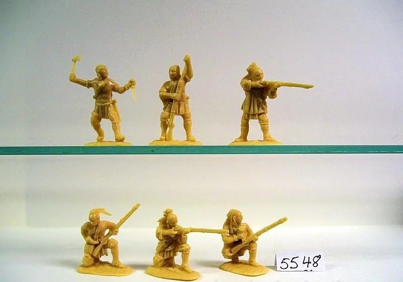 ARMIES IN PLASTIC 5548 FRENCH & INDIAN WAR NORTHEASTERN WOODLAND INDIANS SET 2 (CREAM)