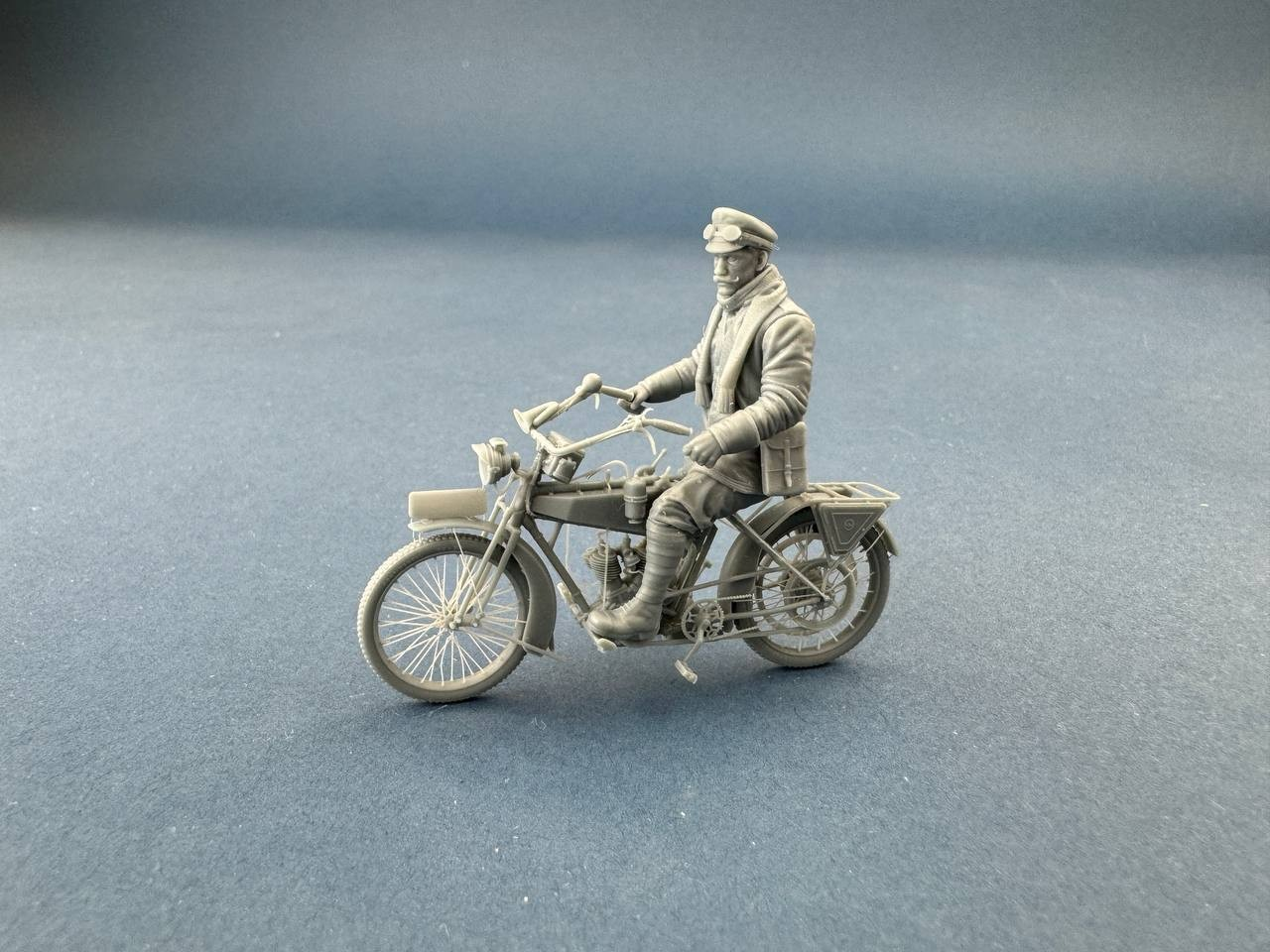 COPPER STATE MODELS CSM F32-060 1:32 WWI GERMAN DISPATCH RIDER (SOLDIER ONLY)