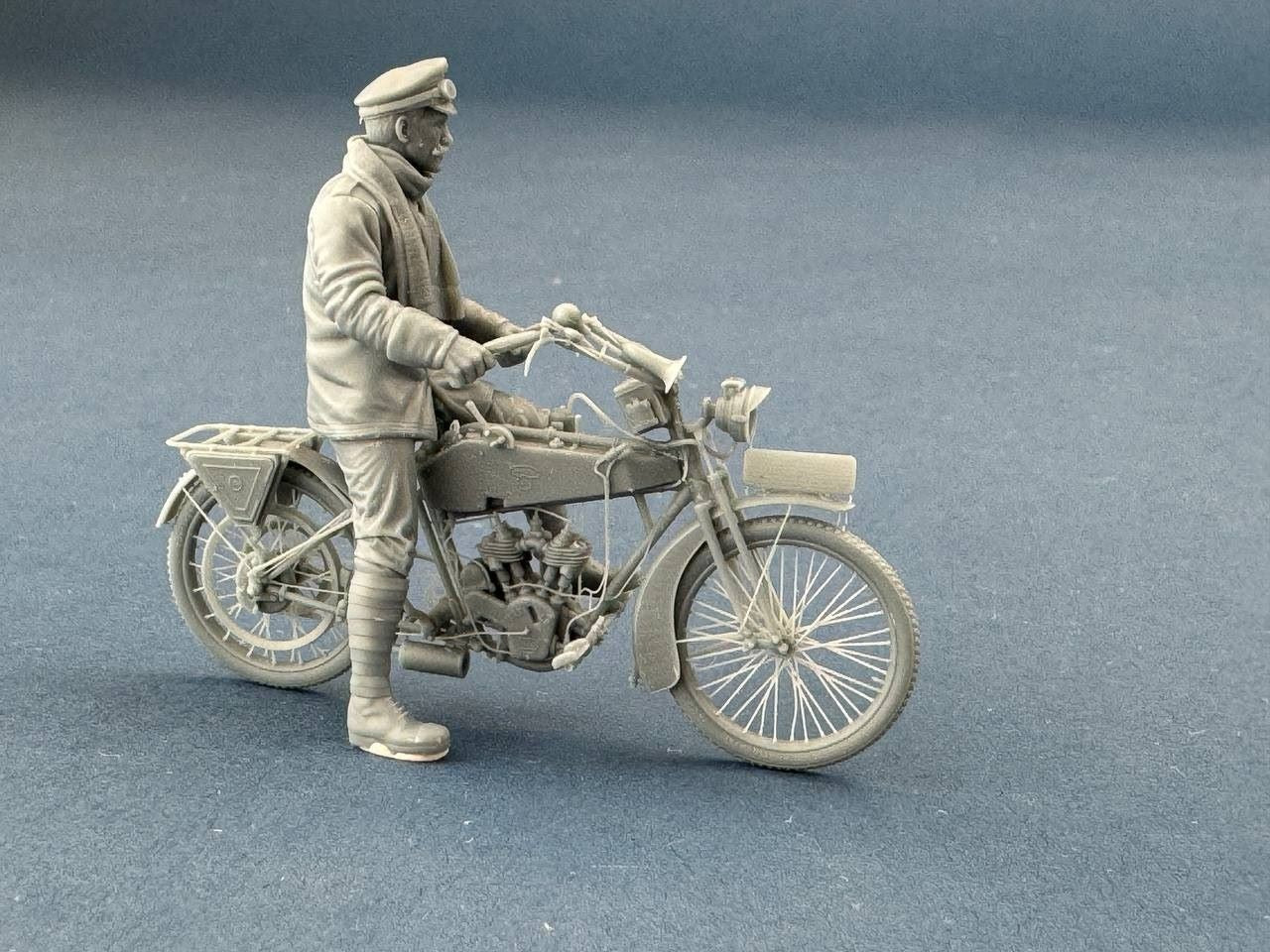 COPPER STATE MODELS CSM F32-060 1:32 WWI GERMAN DISPATCH RIDER (SOLDIER ONLY)