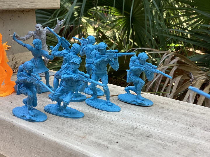 LOD Enterprises Plastic Figure Set LOD080 SPACE MARINES (ANOTHER PLANET 2) GRAY