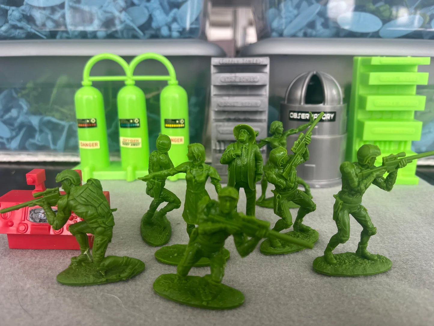 LOD Enterprises Plastic Figure Set LOD080 SPACE MARINES (ANOTHER PLANET 2) Green