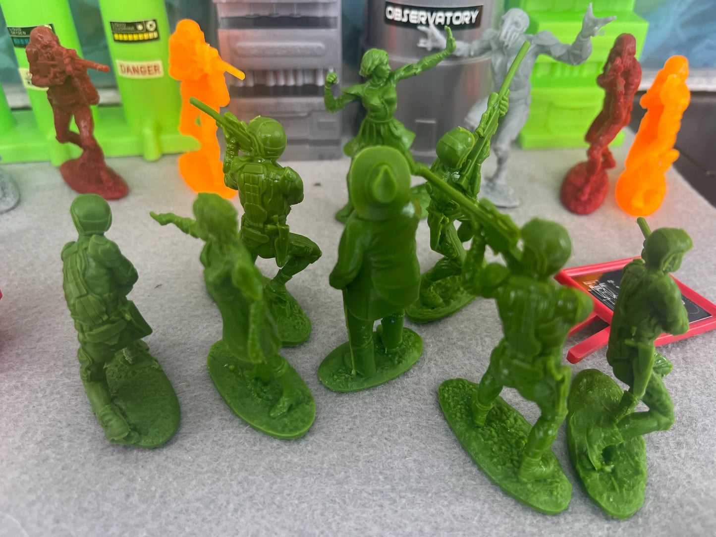 LOD Enterprises Plastic Figure Set LOD080 SPACE MARINES (ANOTHER PLANET 2) Green