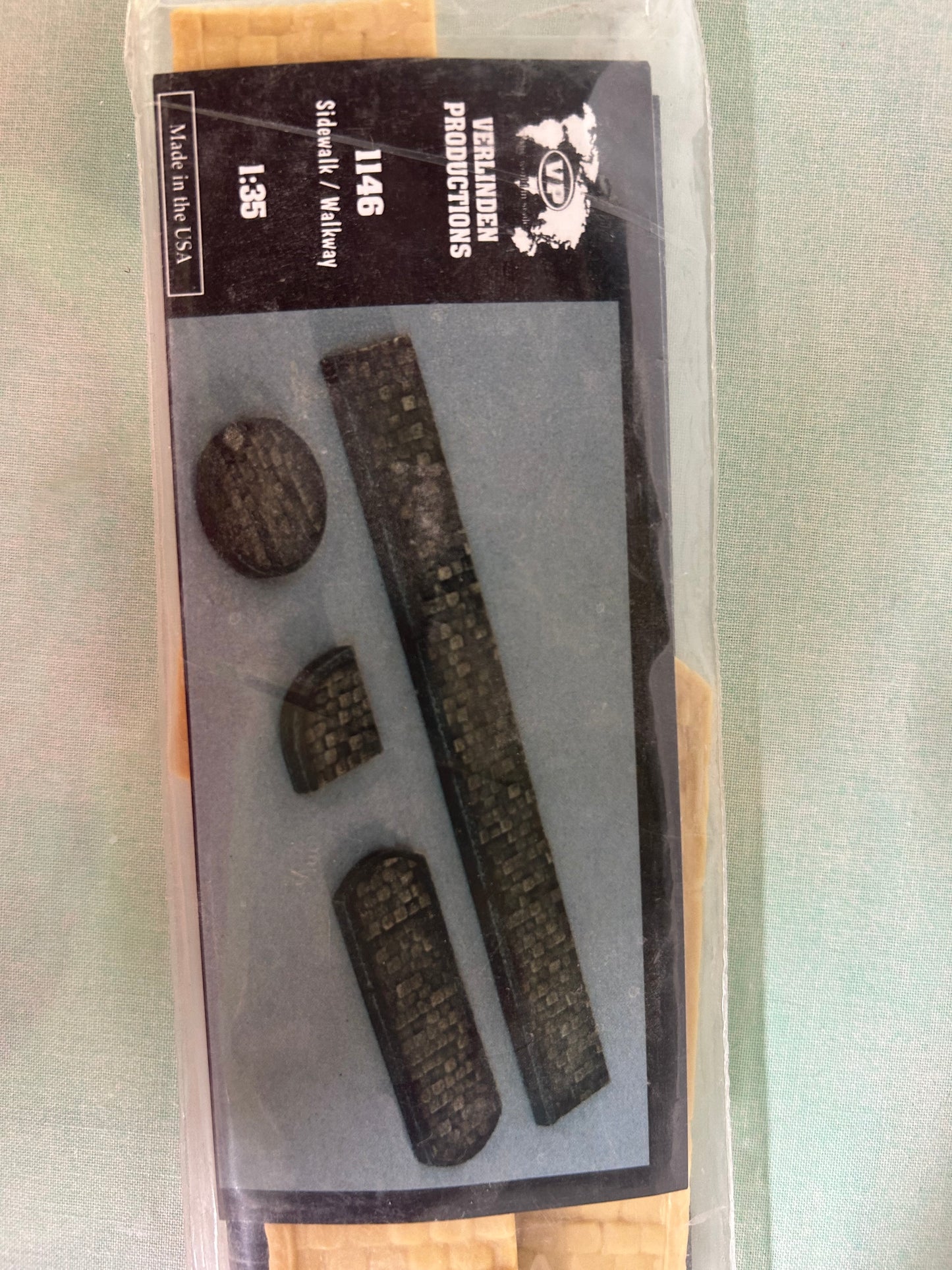 VERLINDEN PRODUCTION 1:35 No 1146 SIDEWALK-WALKWAY SYSTEM- 4 PIECES