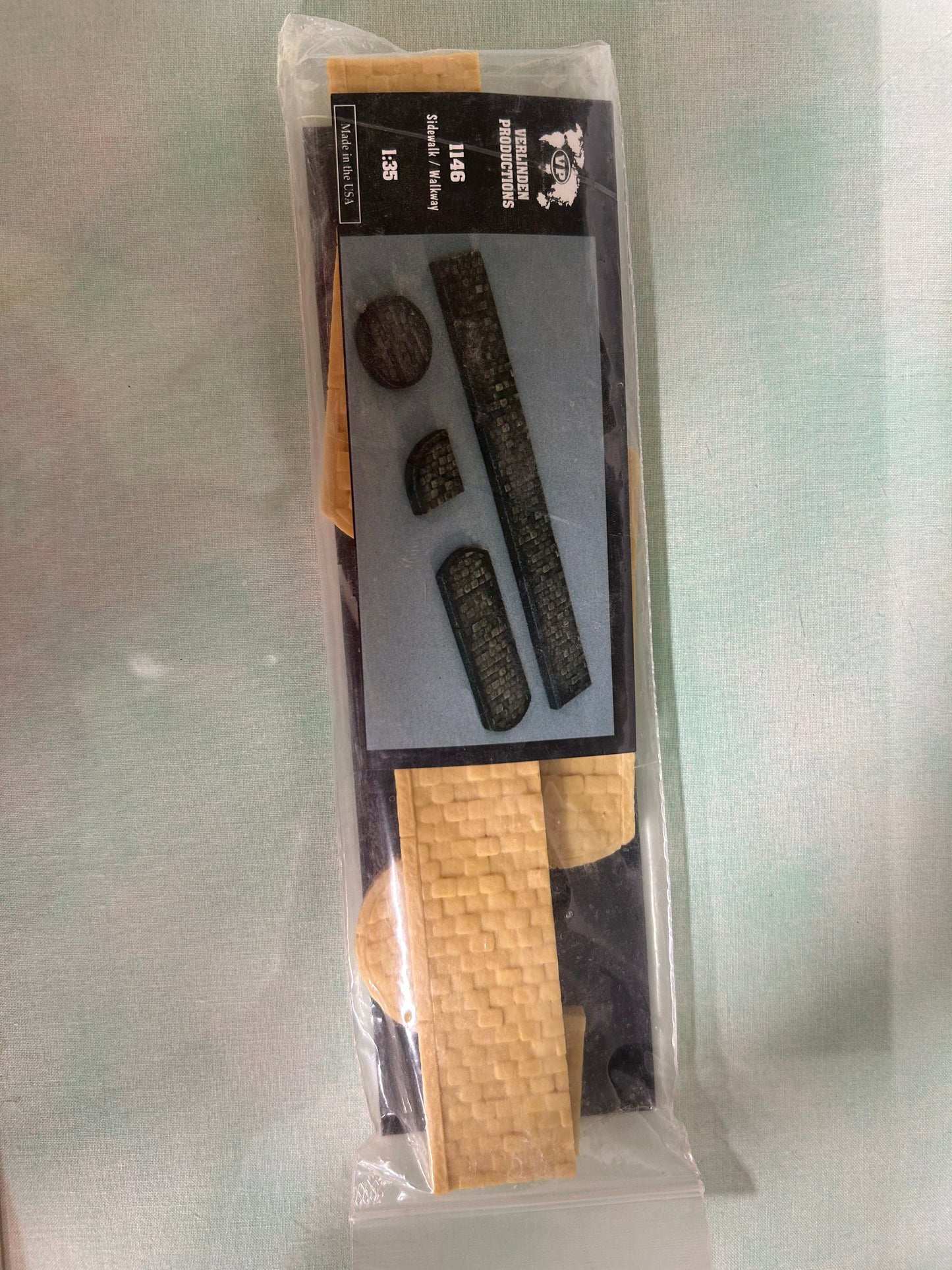 VERLINDEN PRODUCTION 1:35 No 1146 SIDEWALK-WALKWAY SYSTEM- 4 PIECES