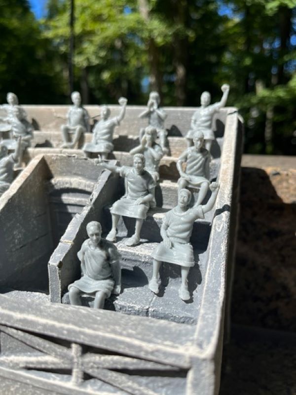 LOD Enterprises Plastic Figure Set LOD057 ROMAN COLOSSEUM SPECTATORS (GRAY)