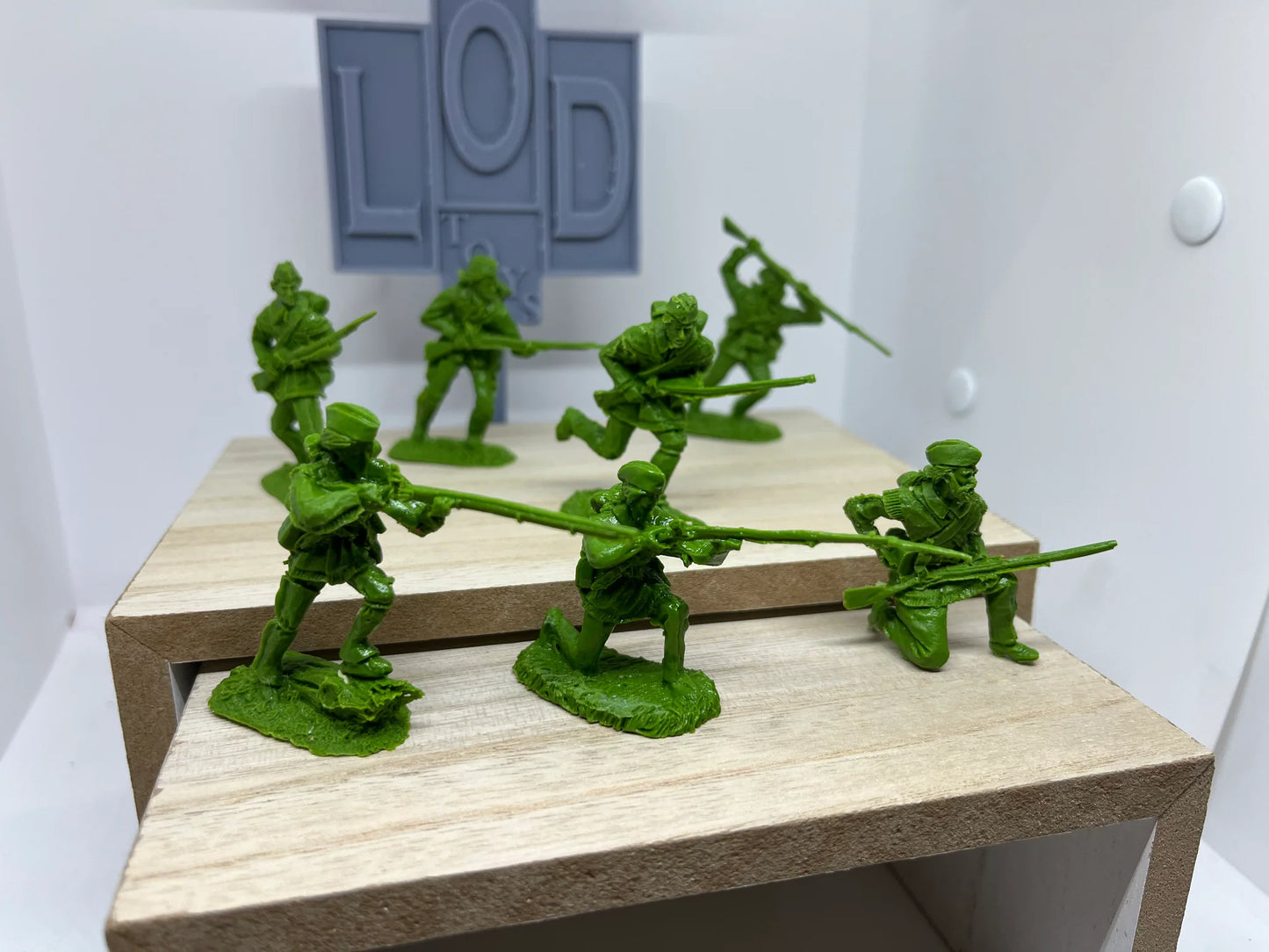 LOD Enterprises Plastic Figure Set LOD041 Rogers Rangers 2-Green Resin