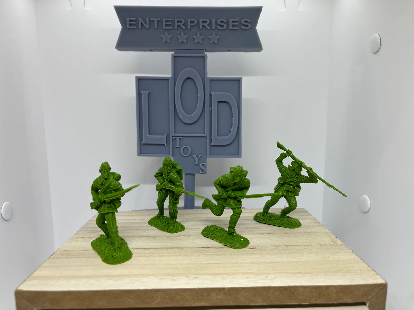 LOD Enterprises Plastic Figure Set LOD041 Rogers Rangers 2-Green Resin