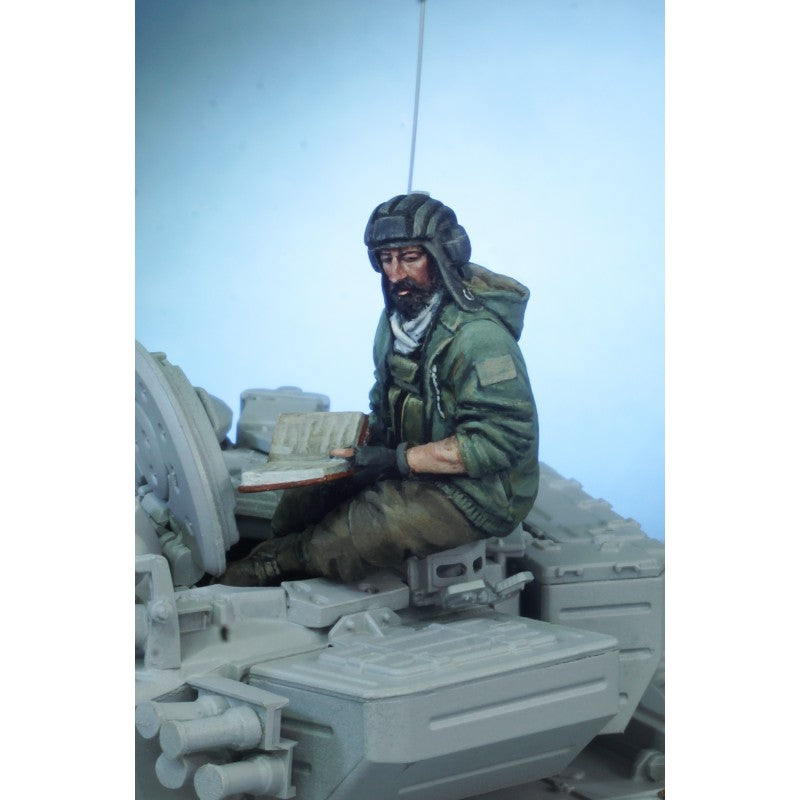 PARACEL MINIATURES MODERN WAR SERIES MW3539 ARAB TANKER 4 "BOOK READER"