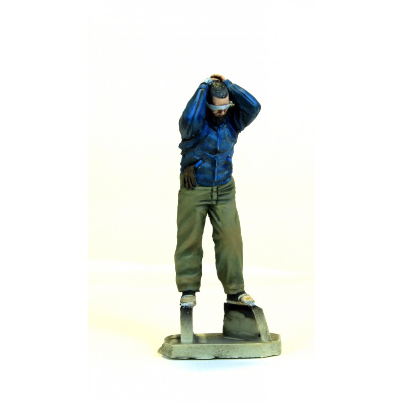 PARACEL MINIATURES MODERN SERIES MW3536 POW 2- 1 RESIN FIGURE