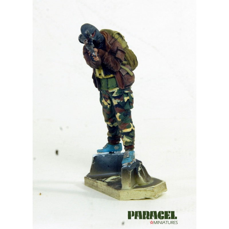 PARACEL MINIATURES MODERN WAR SERIES MW3523 STREET FIGHTER 4 RPG GUY (1 FIGURE)