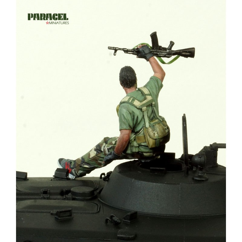 PARACEL MINIATURES MODERN WAR SERIES MW 3517 SAA/FSA TANK RIDER 11 "VICTORY"