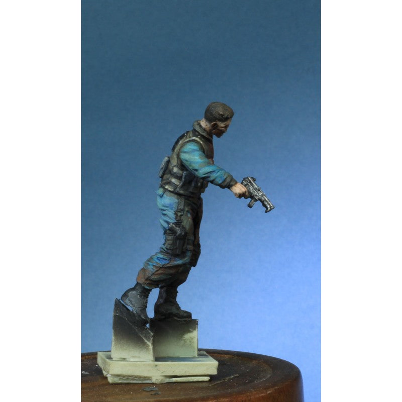 PARACEL MINIATURES 1:35 POST-APOCALYPSE SERIES APO-3501 SWAT ZOMBIE