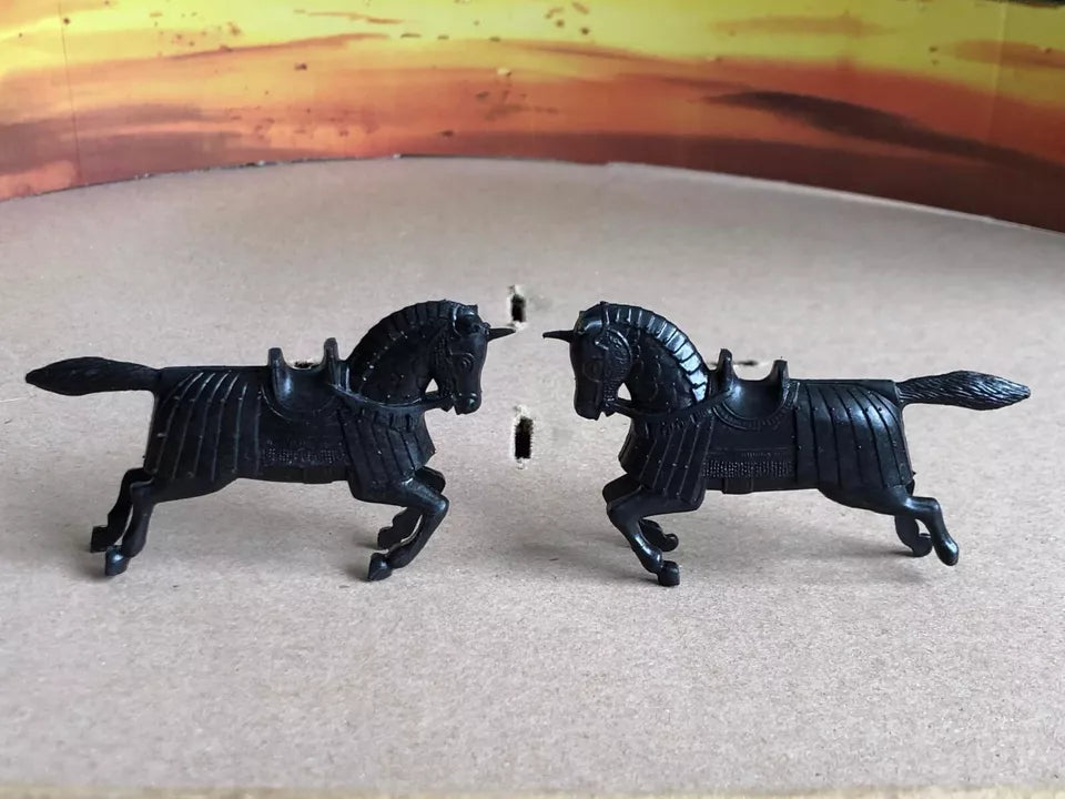 MARX TOYS RECAST 54 MM MEDIEVAL KNIGHTS HORSES REISSUE- 8 HORSES, 2 POSES