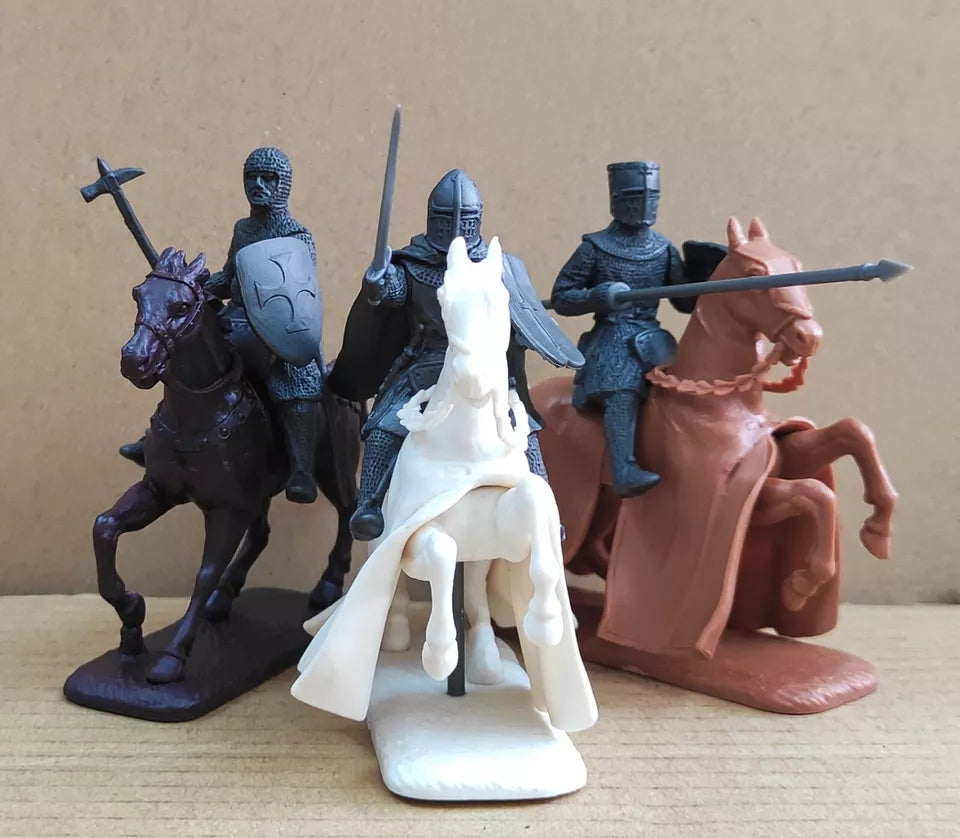 EXPEDITIONARY FORCE 60 HYW 09 B MEDIEVAL ENGLISH MOUNTED SERGEANTS IN CHAINMAIL