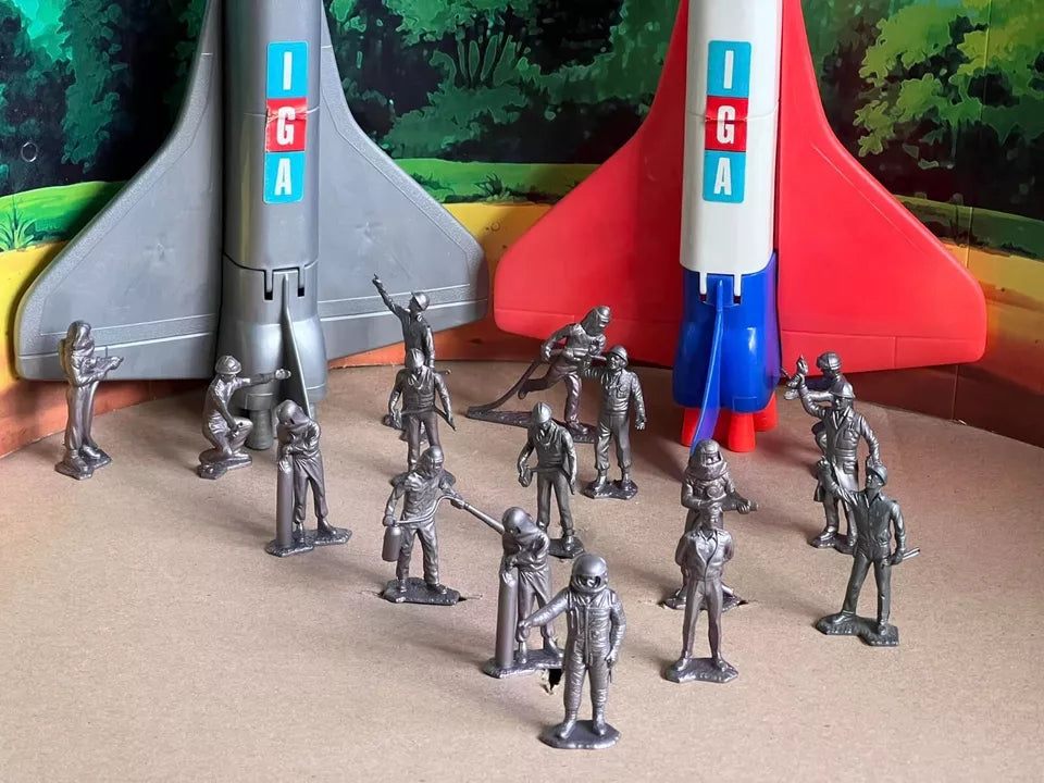 MARX TOYS RECAST 54 MM CAPE CANAVERAL PLAYSET REISSUE-16 FIGURES (SILVER)
