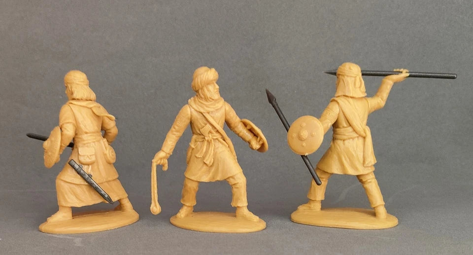 EXPEDITIONARY FORCE 60 ALB 04 WARS OF MIDDLE AGES ARAB SKIRMISHERS (TAN)