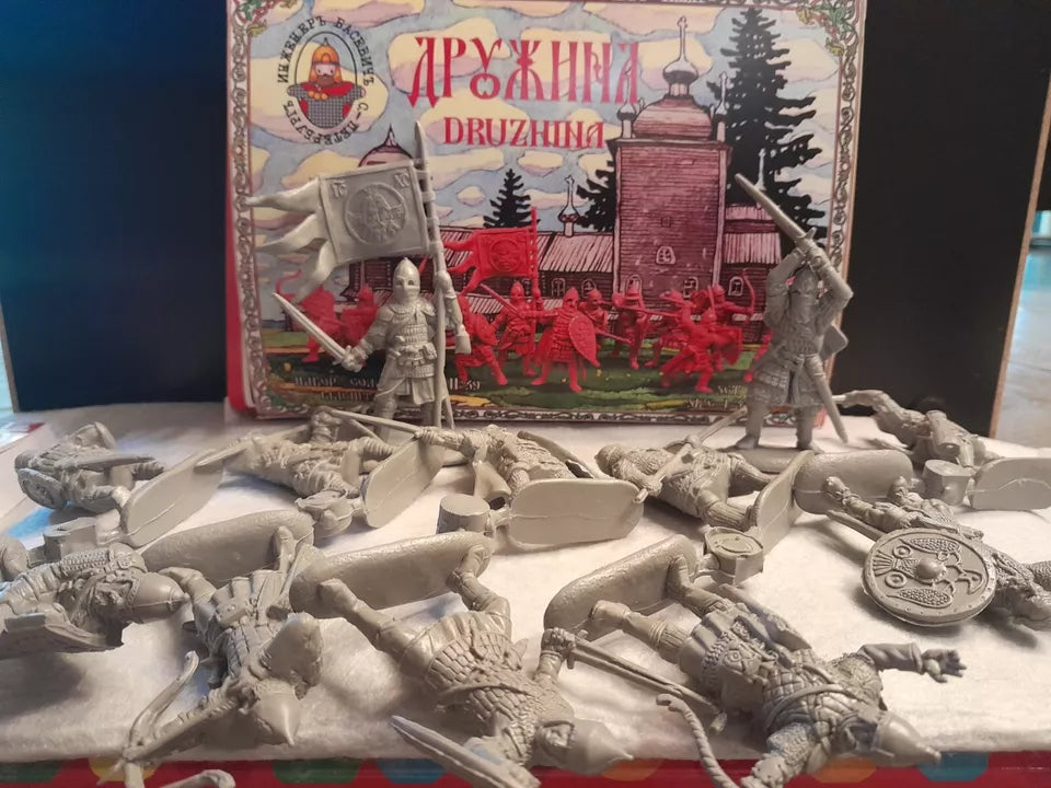 ENGINEER BASEVICH SET 39 DRUZHINA (SQUAD) 12 FIGURES IN 12 POSES-UNBOXED
