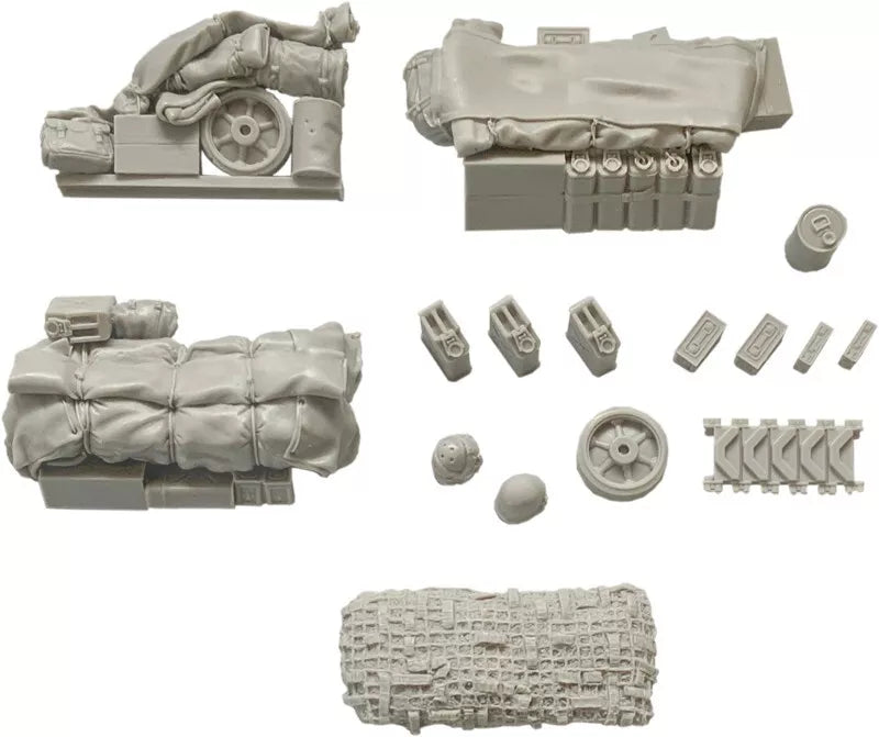 W. BRITAINS TOY SOLDIERS 70005 M4A3 SHERMAN TANK STOWAGES-NEW Release 1:30
