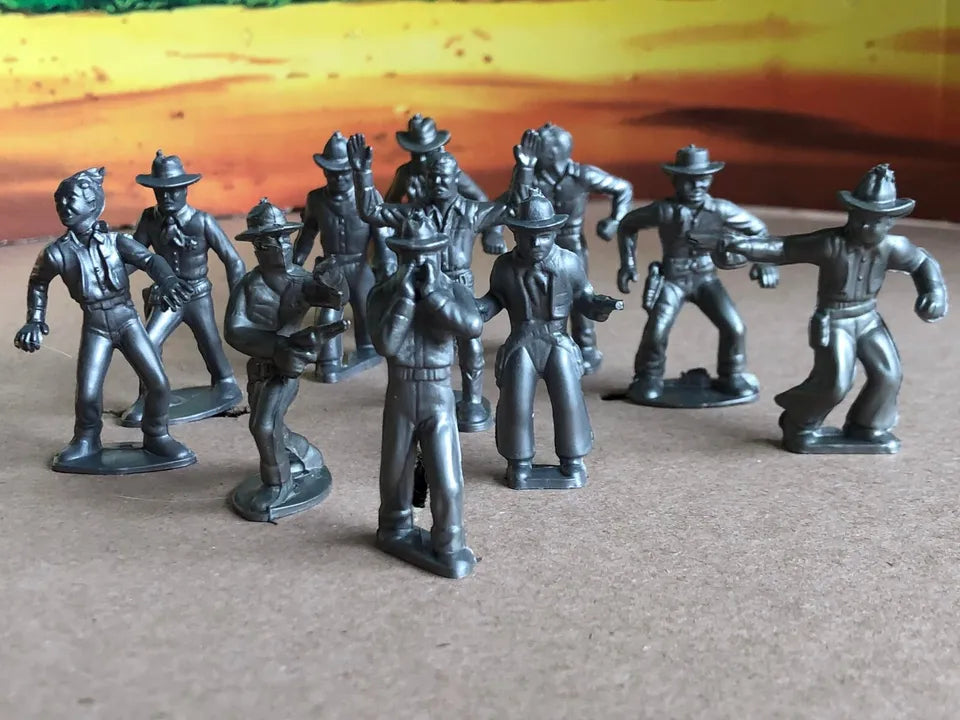 MARX TOYS RECAST 45MM COWBOY PLAYSET REISSUE-16 FIGURES-SILVER