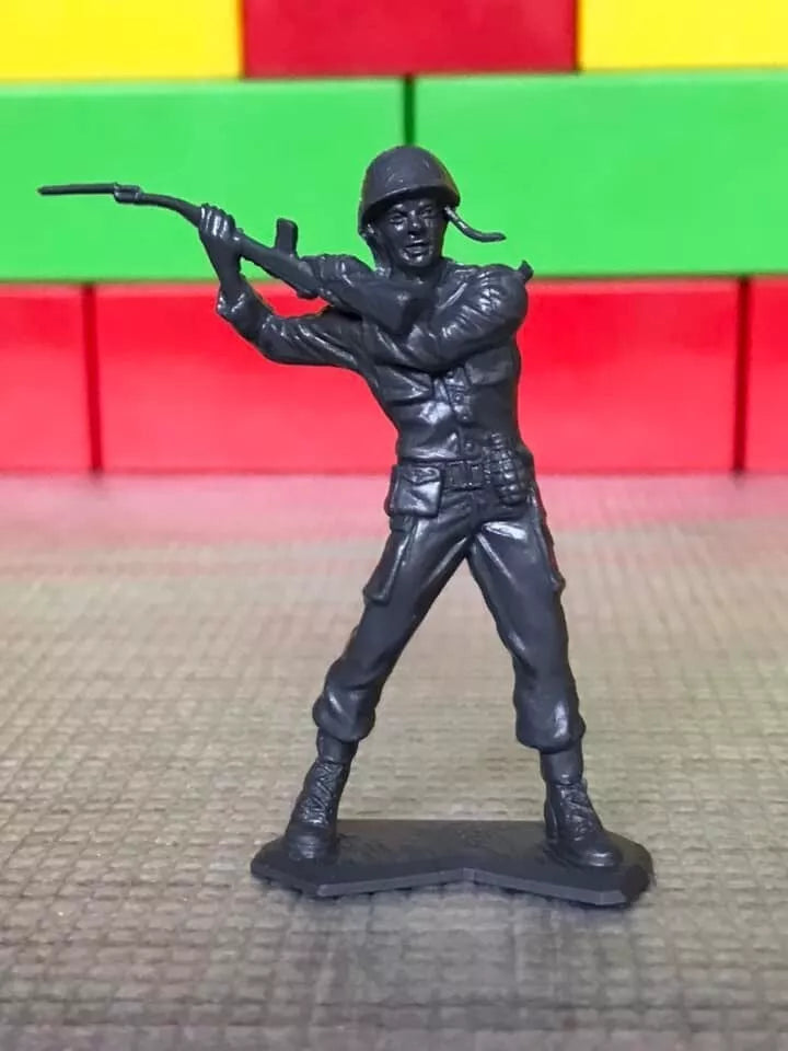 MARX TOYS RECAST 54 MM BATTLE SOLDIERS PLAYSET- 16 FIGURES-GREY
