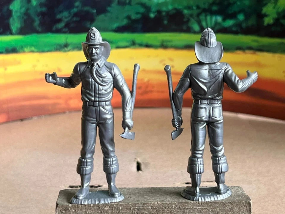 MARX TOYS RECAST 3.5" FIREFIGHTERS - REISSUE 6 FIGURE SET (SILVER GREY)-3 POSES