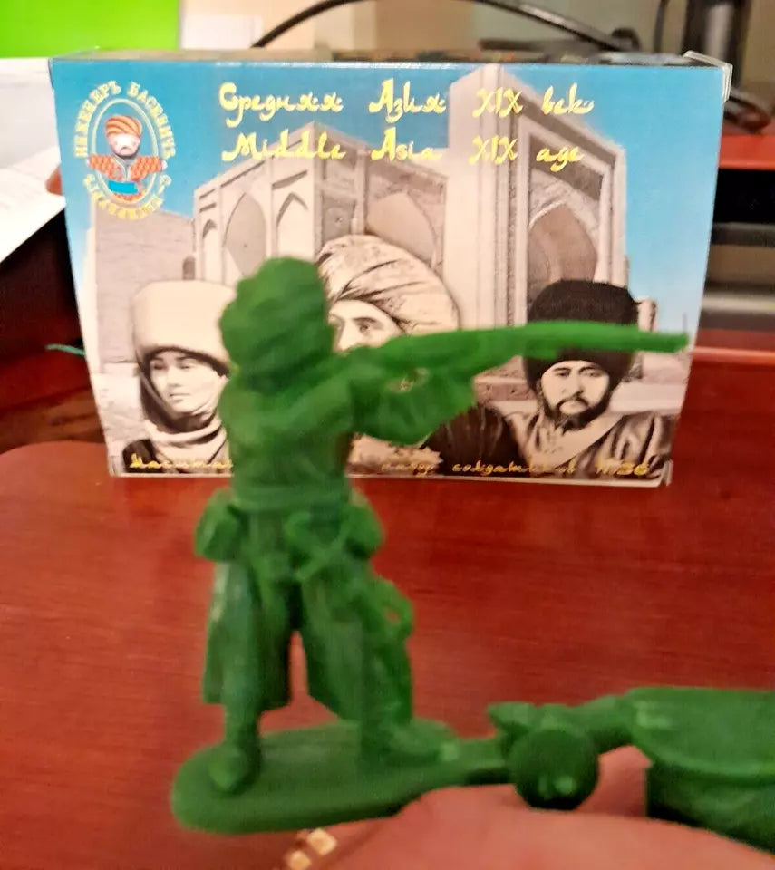ENGINEER BASEVICH SET 36 19TH CENTURY ASIAN WARRIORS (GREEN)