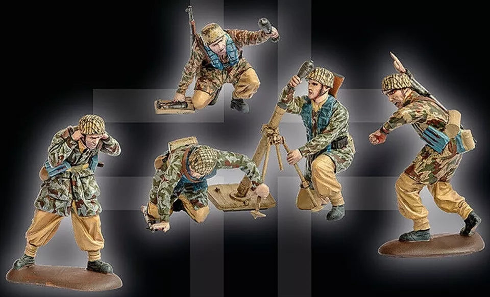 MARS 32037 WORLD WAR II GERMAN PARATROOPERS MORTAR TEAM TROPICAL UNIFORMS