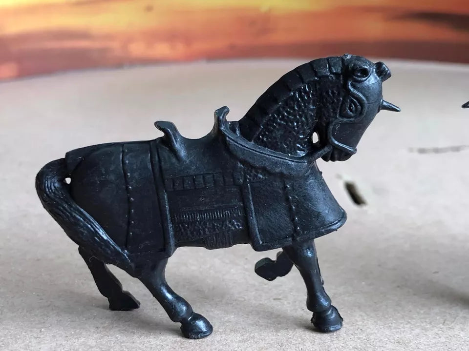 MARX TOYS RECAST 54 MM MEDIEVAL KNIGHTS HORSES REISSUE- 8 HORSES, 2 POSES