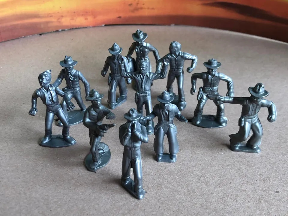MARX TOYS RECAST 45MM COWBOY PLAYSET REISSUE-16 FIGURES-SILVER