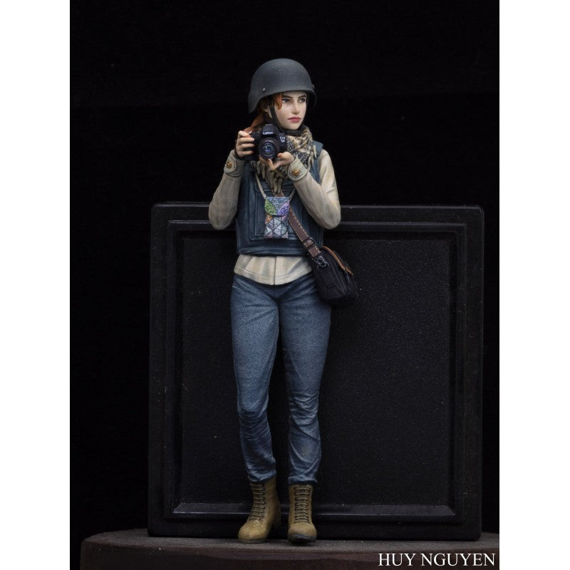PARACEL MINIATURES MODERN WAR BIG SCALE SERIES BS 1606 1:16 WAR REPORTER (SUNNY)