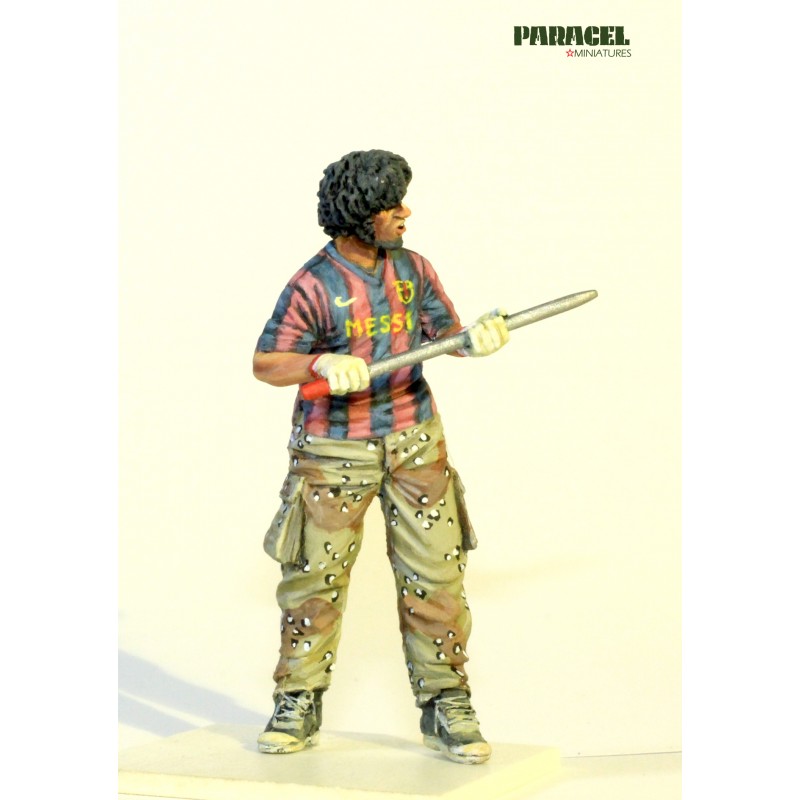 PARACEL MINIATURES 1:35 MODERN WAR SERIES MW3526 UB32 ROCKET LOADER (1 FIGURE)