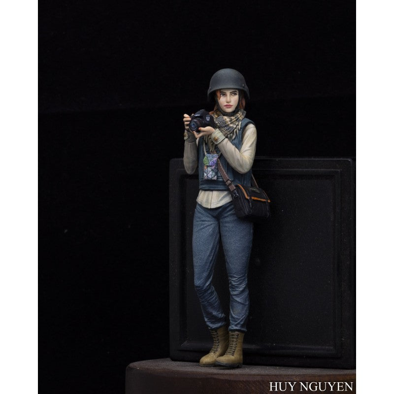 PARACEL MINIATURES MODERN WAR BIG SCALE SERIES BS 1606 1:16 WAR REPORTER (SUNNY)