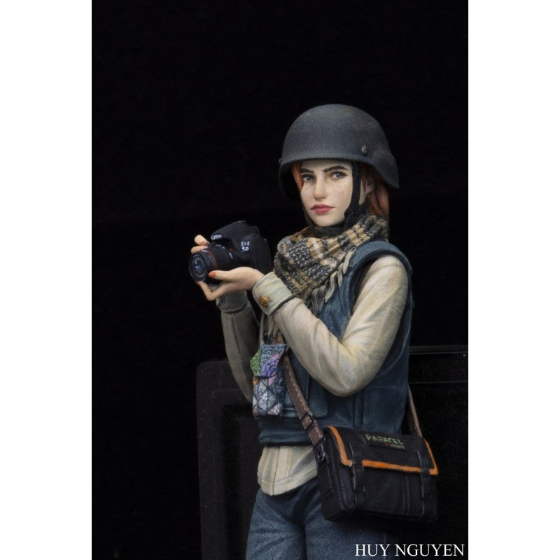 PARACEL MINIATURES MODERN WAR BIG SCALE SERIES BS 1606 1:16 WAR REPORTER (SUNNY)