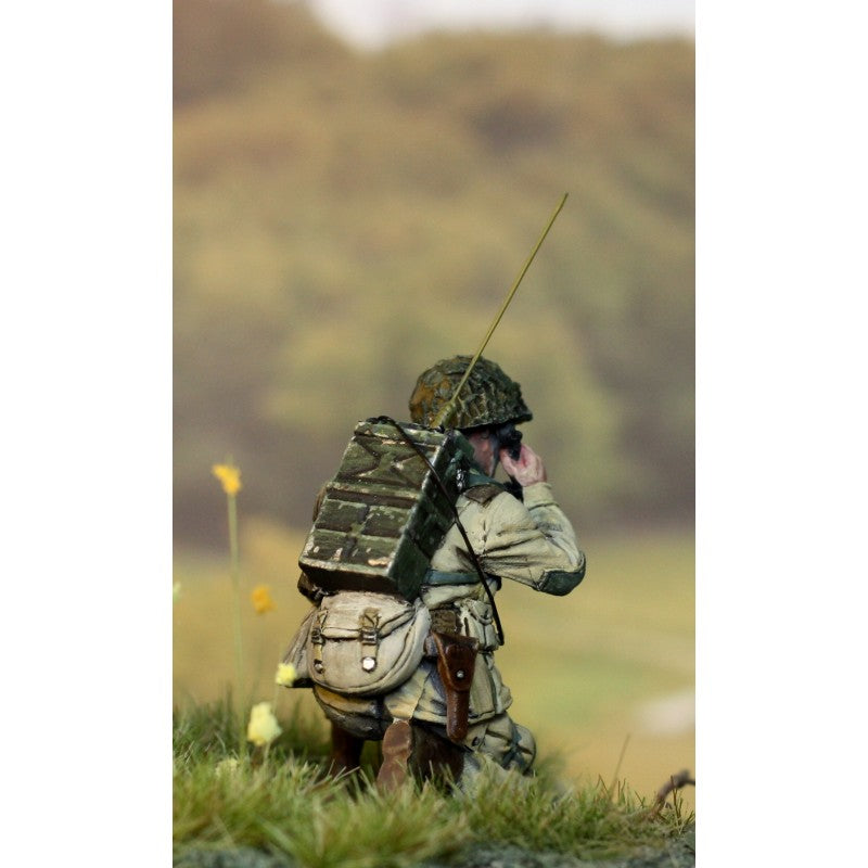 PARACEL MINIATURES 1:35 WWII SERIES SET WW35-013 US PVT JULIAN (RADIO MAN)