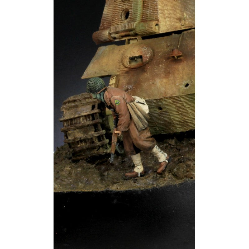 PARACEL MINIATURES WWII SERIES SET WW35-022 US CPT. ZUSSMAN (M1 RIFLEMAN)