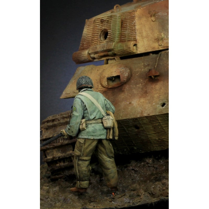 PARACEL MINIATURES WWII SERIES SET WW35-019 US GI SGT J BASILONE (1 FIGURE)