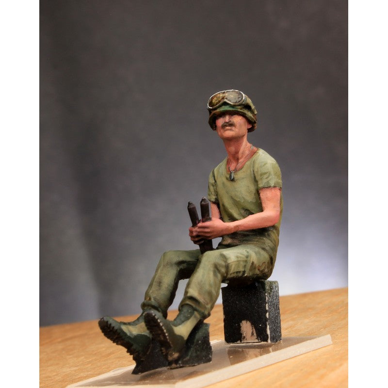 PARACEL MINIATURES VIETNAM SERIES USA3508 AFV DRIVER (JONI) -1 FIGURE