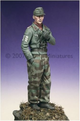 ALPINE MINIATURES 1:16 SET 16001 WWII GERMAN PANZER OFFICER "GROSSDEUTSCHLAND" (1 FIGURE/2 HEADS)