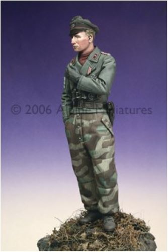 ALPINE MINIATURES 1:16 SET 16001 WWII GERMAN PANZER OFFICER "GROSSDEUTSCHLAND" (1 FIGURE/2 HEADS)