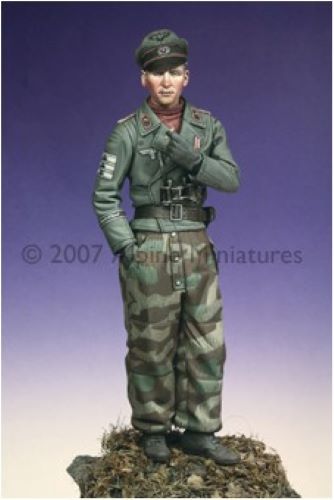 ALPINE MINIATURES 1:16 SET 16001 WWII GERMAN PANZER OFFICER "GROSSDEUTSCHLAND" (1 FIGURE/2 HEADS)