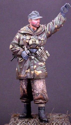 ALPINE MINIATURES 1:16 SET 16003 WWII GERMAN WSS GRENADIER "WIKING" (1 FIGURE)