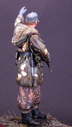 ALPINE MINIATURES 1:16 SET 16003 WWII GERMAN WSS GRENADIER "WIKING" (1 FIGURE)